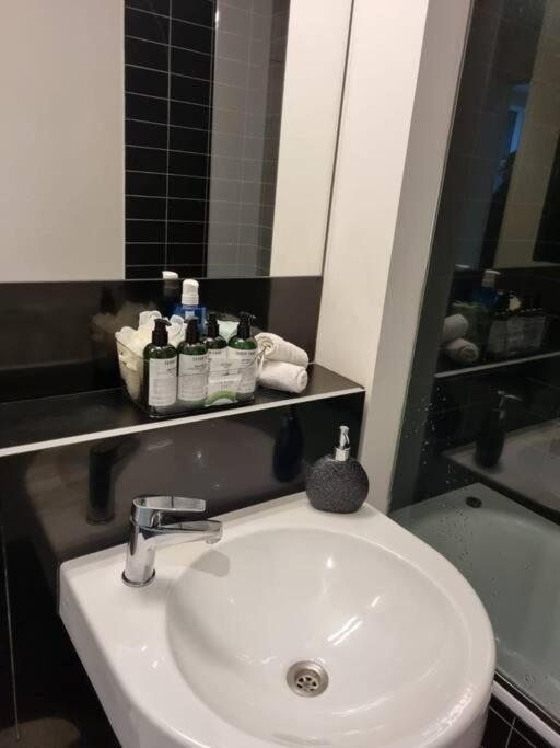 Collins St, Southern Cross, 2 Bd, Parking, Free Wifi เมลเบิร์น ภายนอก รูปภาพ